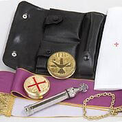 Koleys K138 10 Host Cap Liturgy Set Genuine Leather Case 3" x 6"
